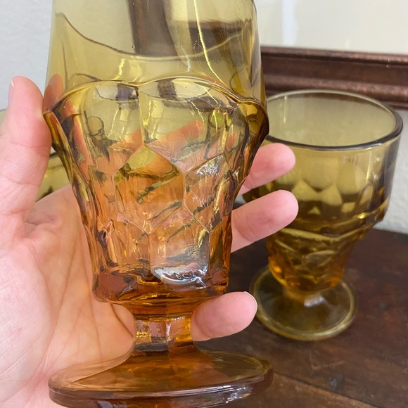 Vintage Midcentury 1950s Anchor Hocking Amber Georgian Honeycomb Footed Goblets - Picture 3 of 5
